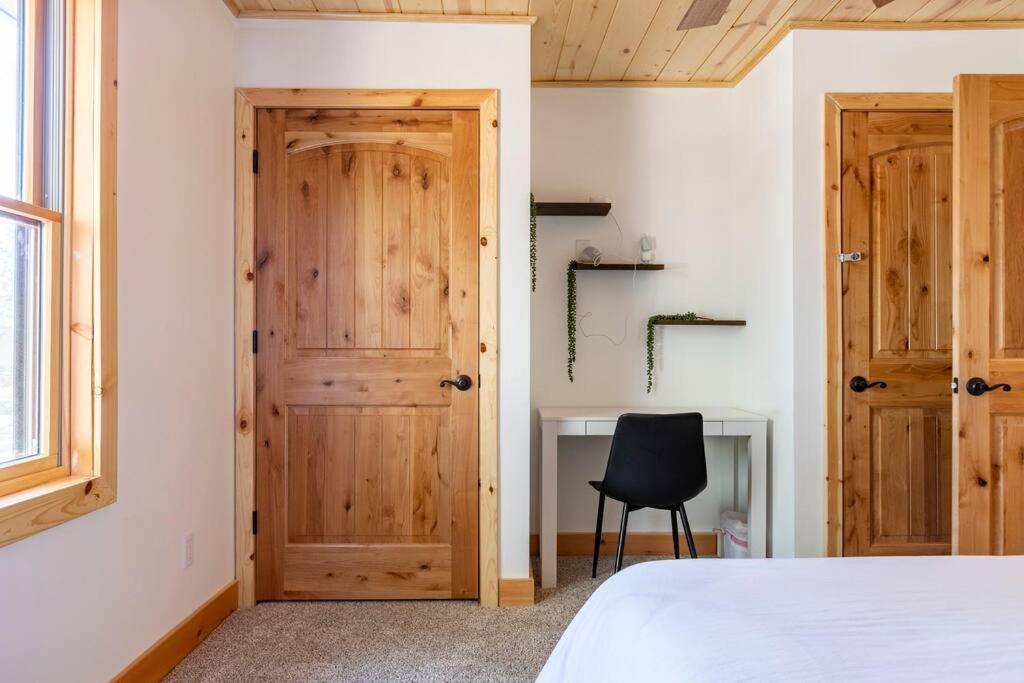 Modern Family Cabin Mins To Lake, Slopes & Hikes Big Bear City Exterior foto