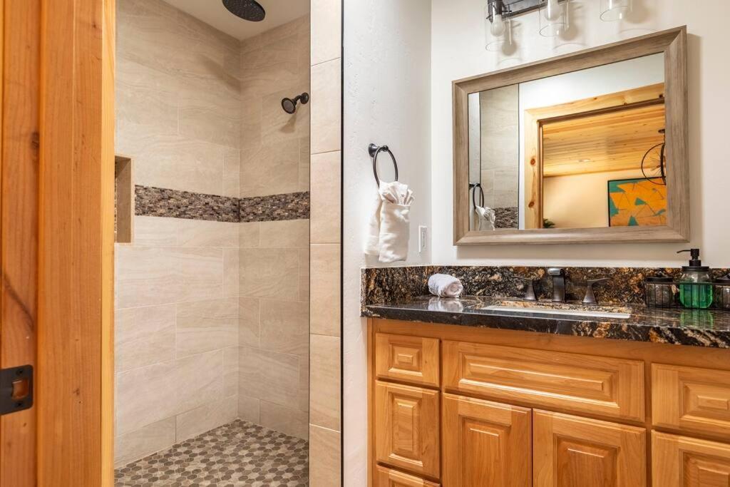Modern Family Cabin Mins To Lake, Slopes & Hikes Big Bear City Exterior foto