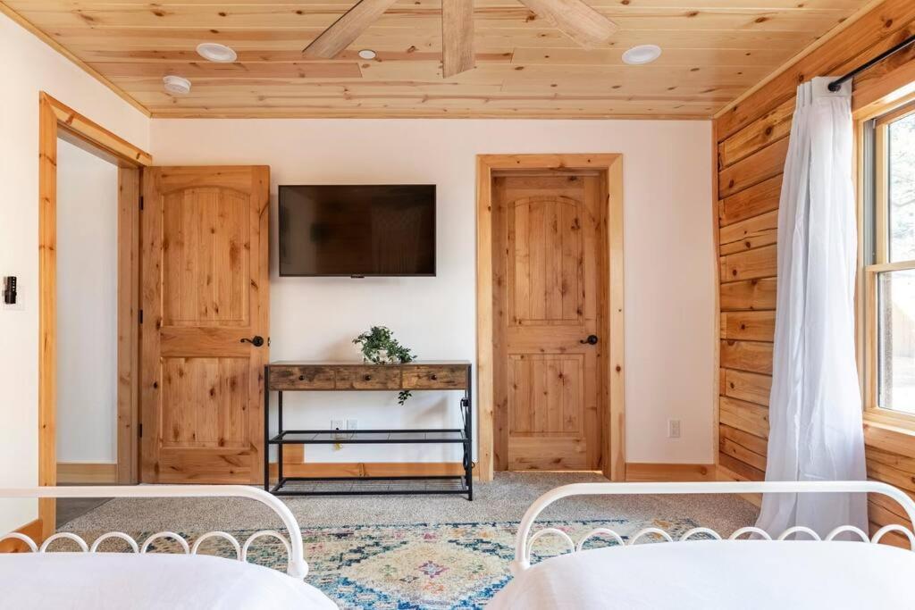 Modern Family Cabin Mins To Lake, Slopes & Hikes Big Bear City Exterior foto
