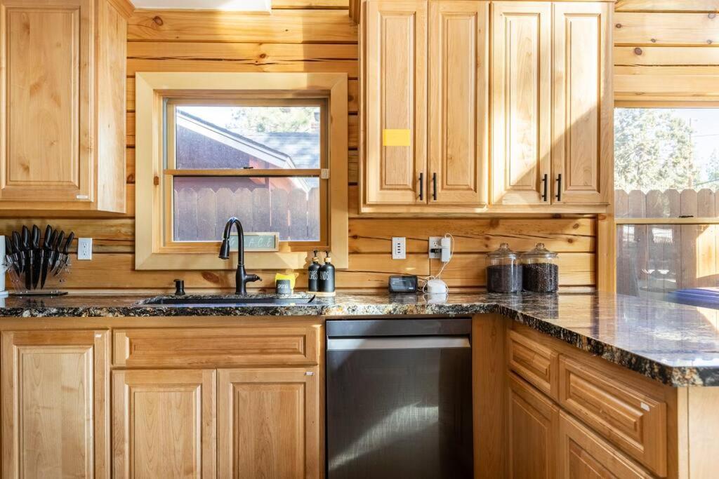 Modern Family Cabin Mins To Lake, Slopes & Hikes Big Bear City Exterior foto