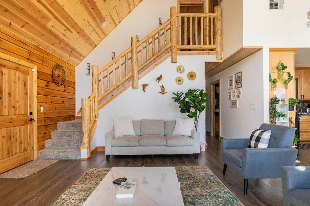 Modern Family Cabin Mins To Lake, Slopes & Hikes Big Bear City Exterior foto